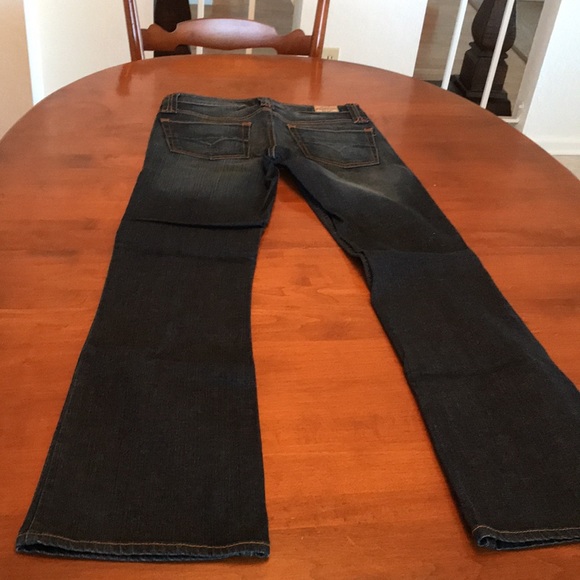 Paris Blues Size 5 mid rise slightly flared jeans w 5-pocket design. Faded. - Picture 9 of 11